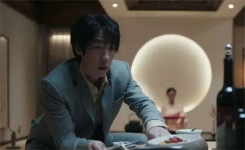 菜霸，裸贷！《扫黑风暴》是真的敢拍，孙兴的原型比剧中更可怕