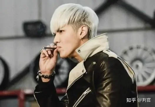 吴亦凡又有大瓜被曝出：这次吴母倾家荡产也救不了他，造孽啊