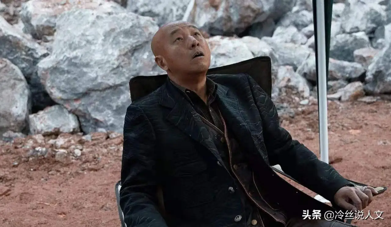 《扫黑风暴》迎来结局，惊心动魄的一幕，挖掘麦自立尸首一波三折