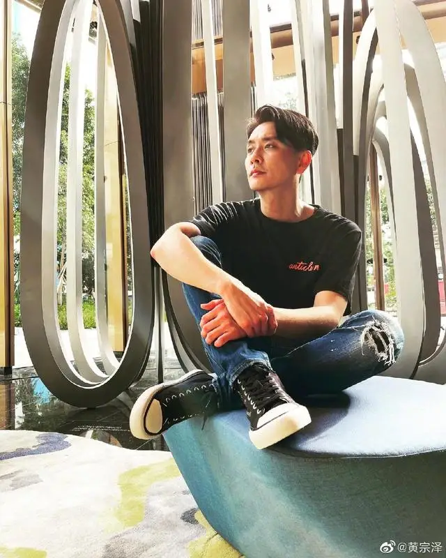 黄宗泽重返TVB担纲《法证先锋5》男主，我突然想看了