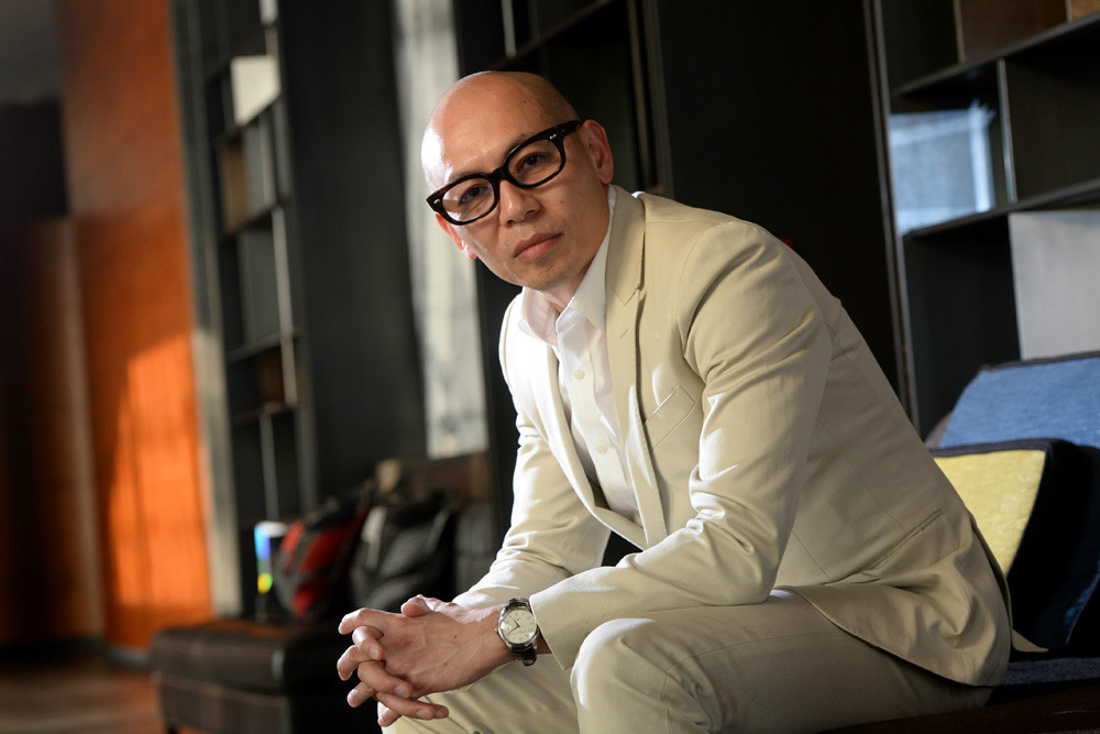 2017年，林超贤筹拍《红海行动》，他第一个想到黄晓明