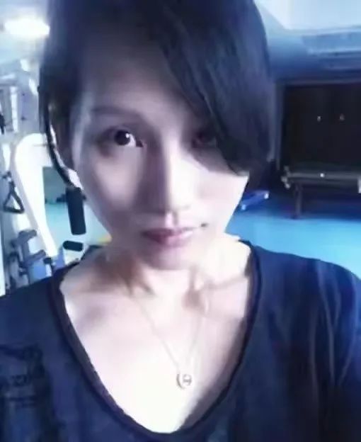 姐姐掏空积蓄只为供弟弟邓超上学,成名后回赠两套房,不忘初心 姐姐掏空积蓄只为供弟弟邓超上学,成名后回赠两套房,不忘初心