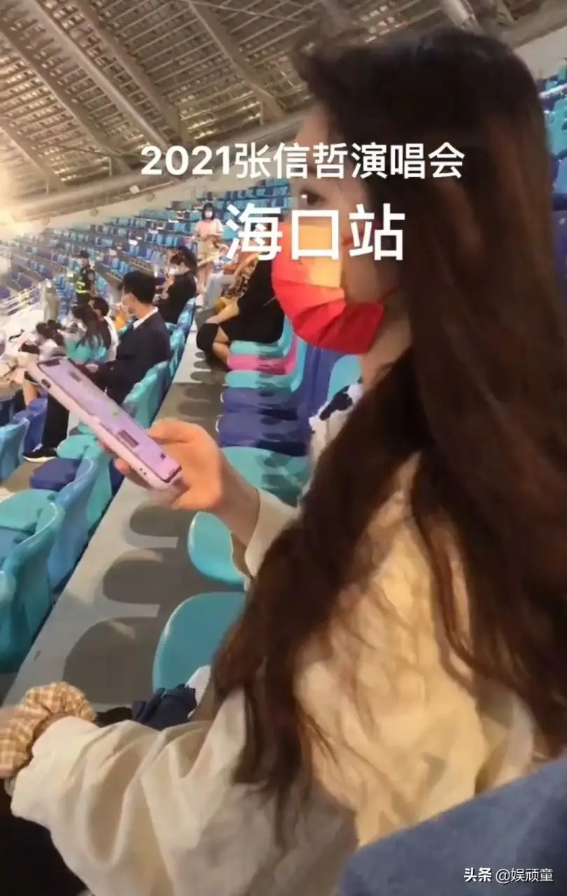 张信哲海口演唱会,上座率一半都不到,主办方亏大了 张信哲海口演唱会,上座率一半都不到,主办方亏大了