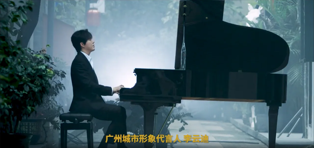 李云迪因嫖娼被拘:当天其社交账号仍公开宣传节目,频开豪车带女性回家,曾当街小便 李云迪因嫖娼被拘:当天其社交账号仍公开宣传节目,频开豪车带女性回家,曾当街小便
