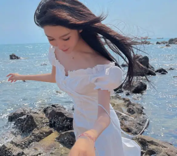 都美竹被曝已退学,开始做网红带货,跟王思聪互关或有大动作 都美竹被曝已退学,开始做网红带货,跟王思聪互关或有大动作