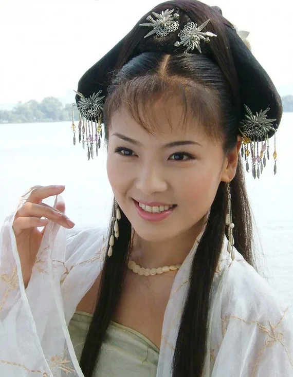 没见过这么“凶狠”的白素贞,不会演就别硬演,看看前辈怎么演 没见过这么“凶狠”的白素贞,不会演就别硬演,看看前辈怎么演