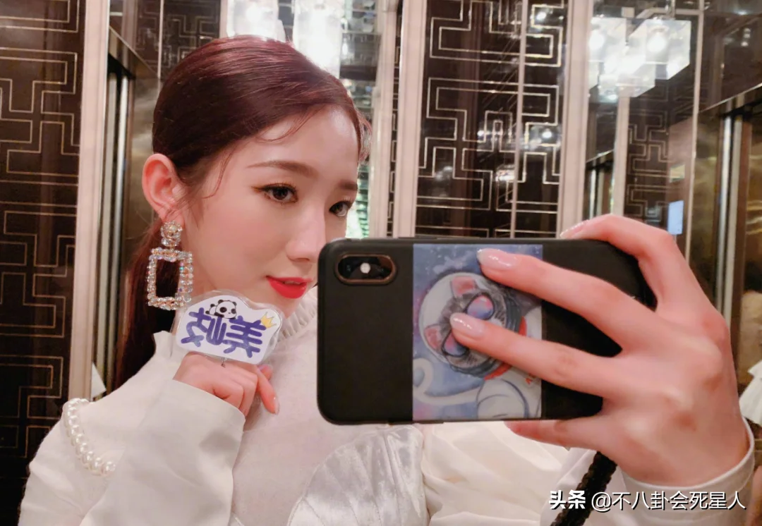 孟美岐被曝当第三者,男方道歉并称要离开人世,徐峥、王源被牵连 孟美岐被曝当第三者,男方道歉并称要离开人世,徐峥、王源被牵连