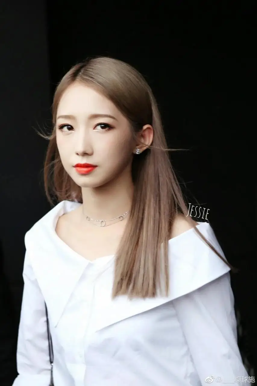 新生代小花孟美岐 新生代小花孟美岐
