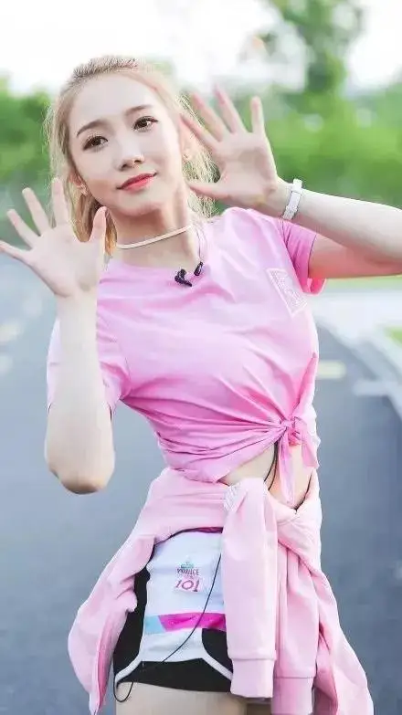 新生代小花孟美岐 新生代小花孟美岐