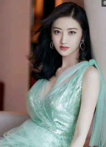 景甜 浅绿色连衣裙 优雅浪漫 景甜 浅绿色连衣裙 优雅浪漫