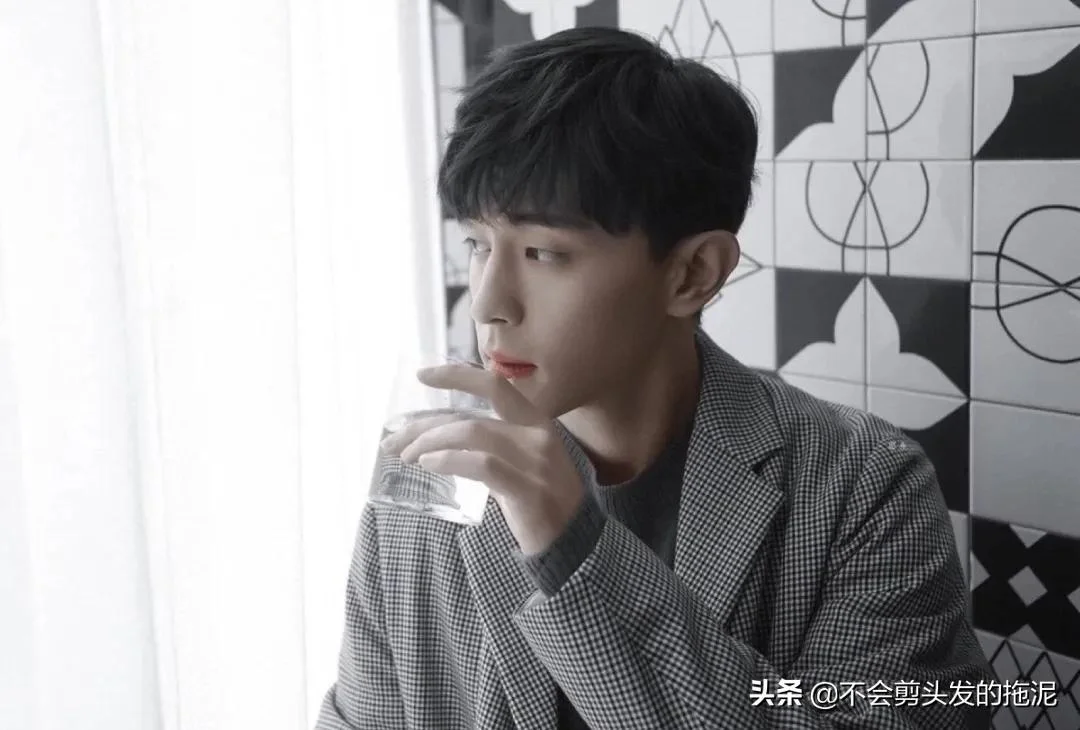 肖战;关晓彤;TFBOYS;邓伦告别单身?林更新又换新女友? 肖战;关晓彤;TFBOYS;邓伦告别单身?林更新又换新女友?