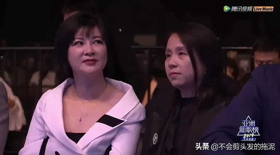 肖战;关晓彤;TFBOYS;邓伦告别单身?林更新又换新女友? 肖战;关晓彤;TFBOYS;邓伦告别单身?林更新又换新女友?
