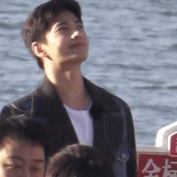 杨洋满眼都是迪丽热巴