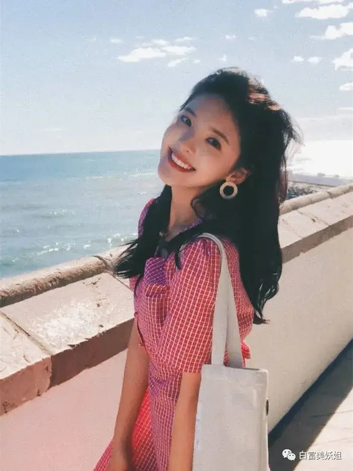 又有甜妹被思聪盯上?网红们抢着碰瓷,得美成啥样啊… 又有甜妹被思聪盯上?网红们抢着碰瓷,得美成啥样啊…