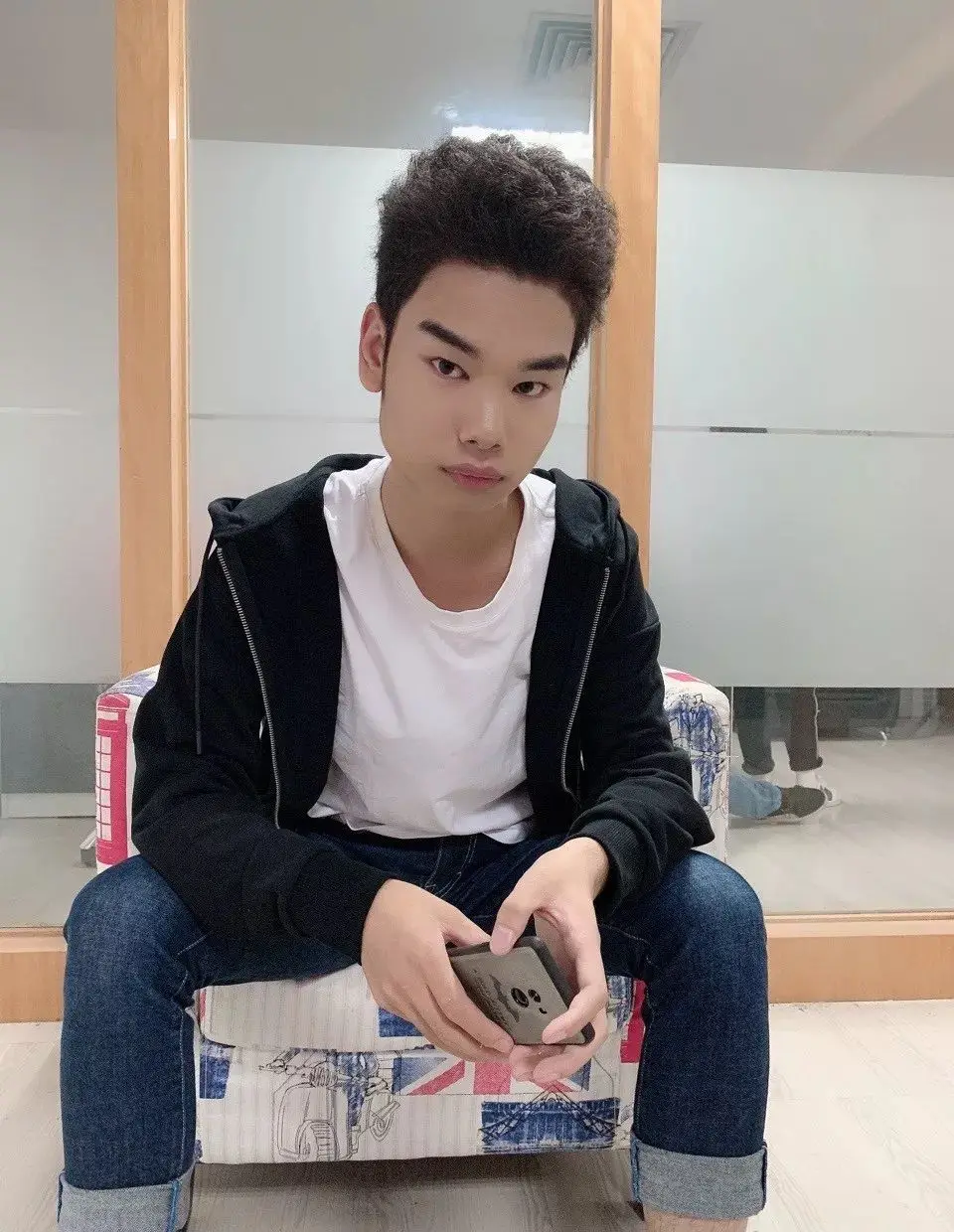 3年前,一夜爆火的“发际线男孩”小吴,如今怎样了? 3年前,一夜爆火的“发际线男孩”小吴,如今怎样了?