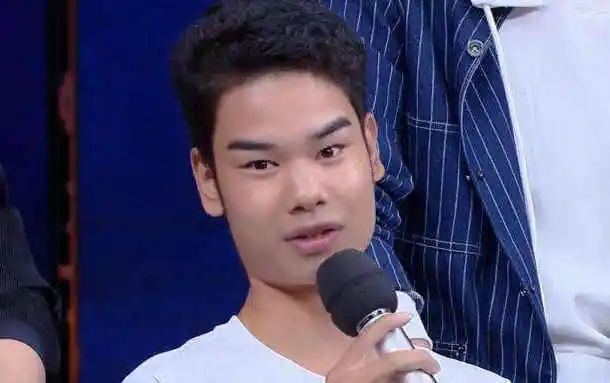 3年前,一夜爆火的“发际线男孩”小吴,如今怎样了? 3年前,一夜爆火的“发际线男孩”小吴,如今怎样了?