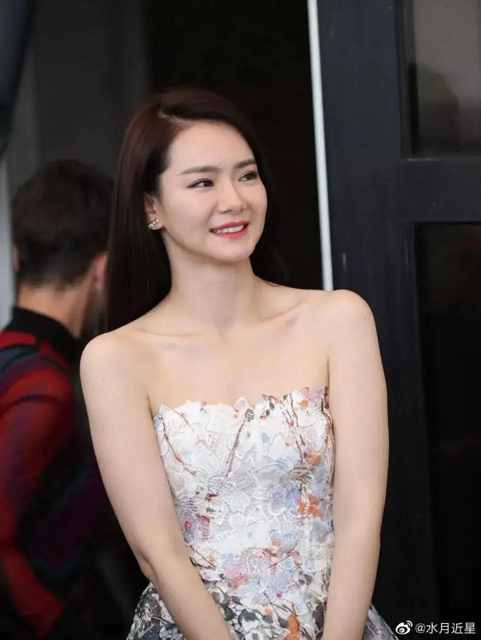 演员戚薇美照 演员戚薇美照