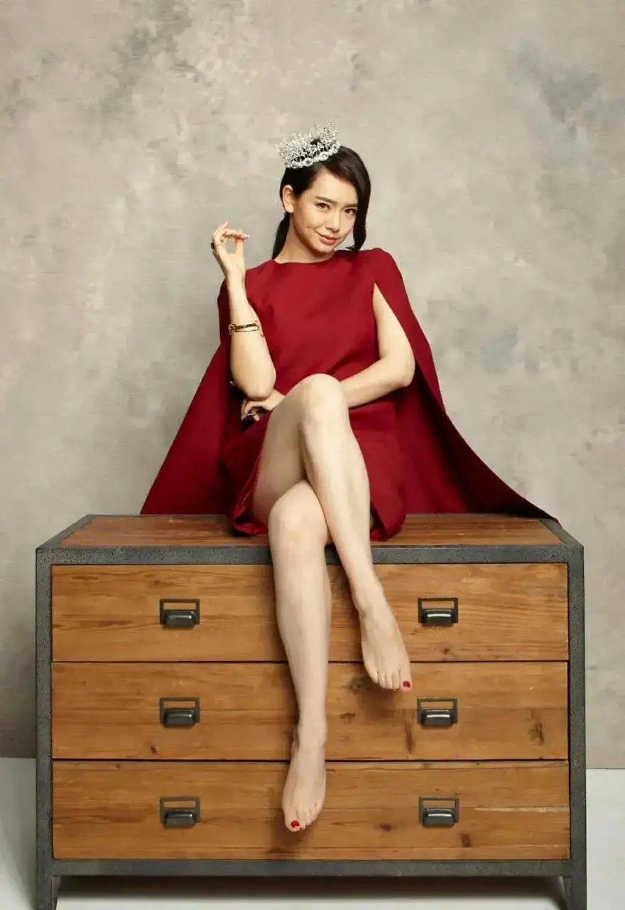 演员戚薇美照 演员戚薇美照