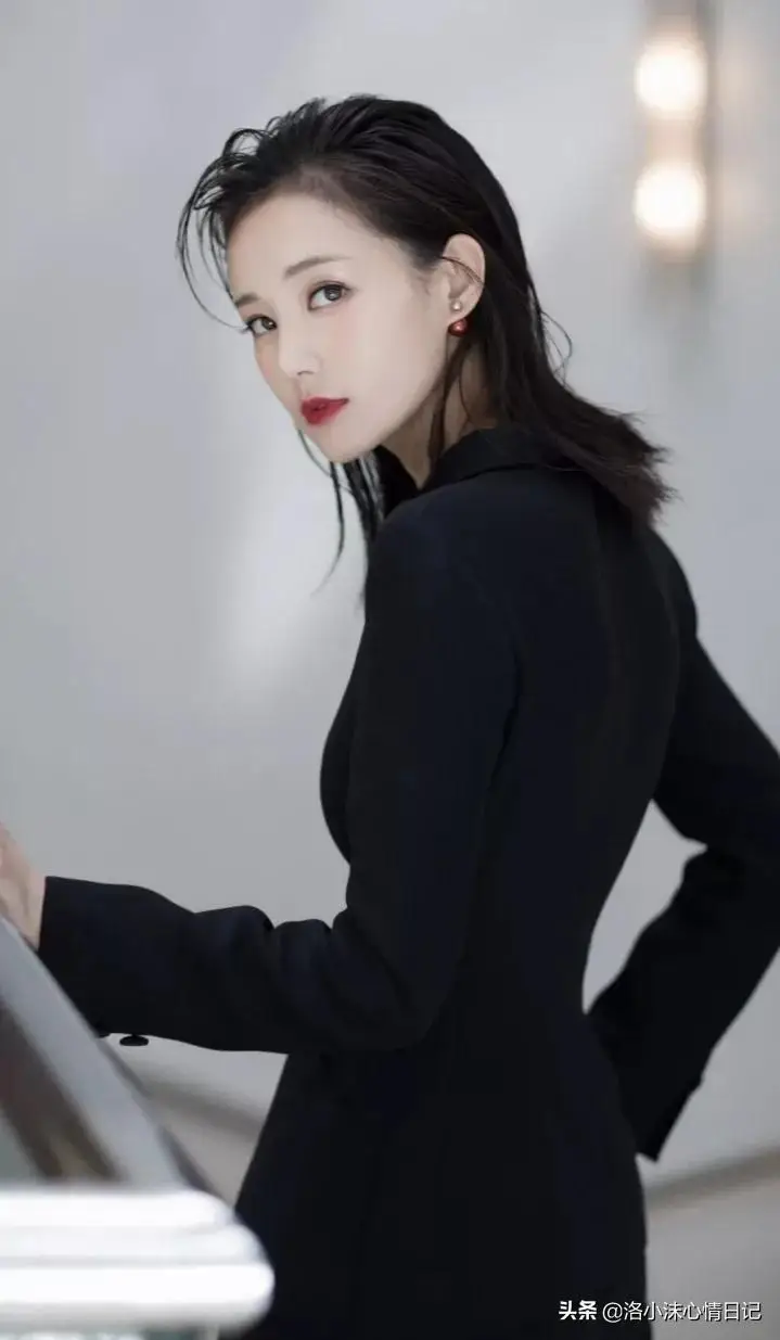 李一桐高清套图壁纸图集 李一桐高清套图壁纸图集