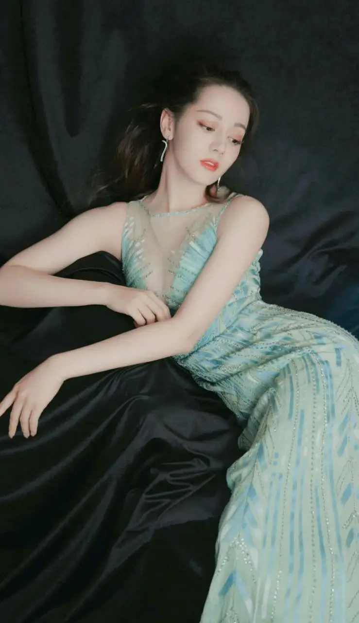 迪丽热巴~散发出浓浓的女人味 迪丽热巴~散发出浓浓的女人味