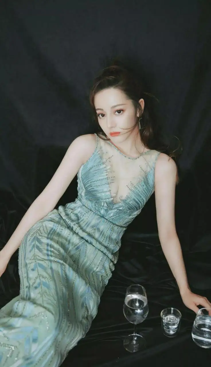 迪丽热巴~散发出浓浓的女人味 迪丽热巴~散发出浓浓的女人味