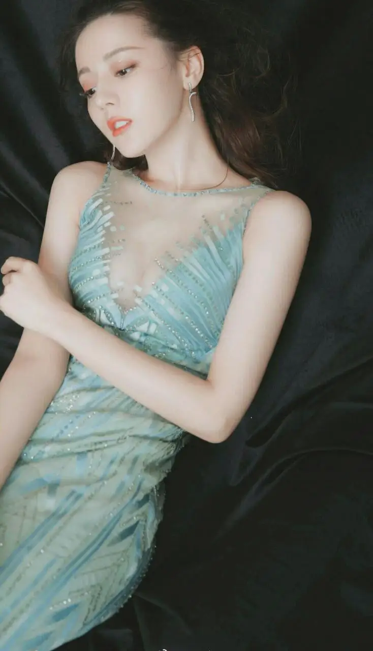 迪丽热巴~散发出浓浓的女人味 迪丽热巴~散发出浓浓的女人味
