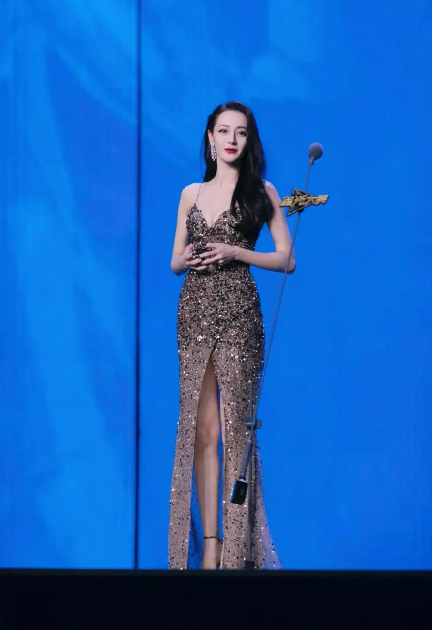 迪丽热巴~散发出浓浓的女人味 迪丽热巴~散发出浓浓的女人味
