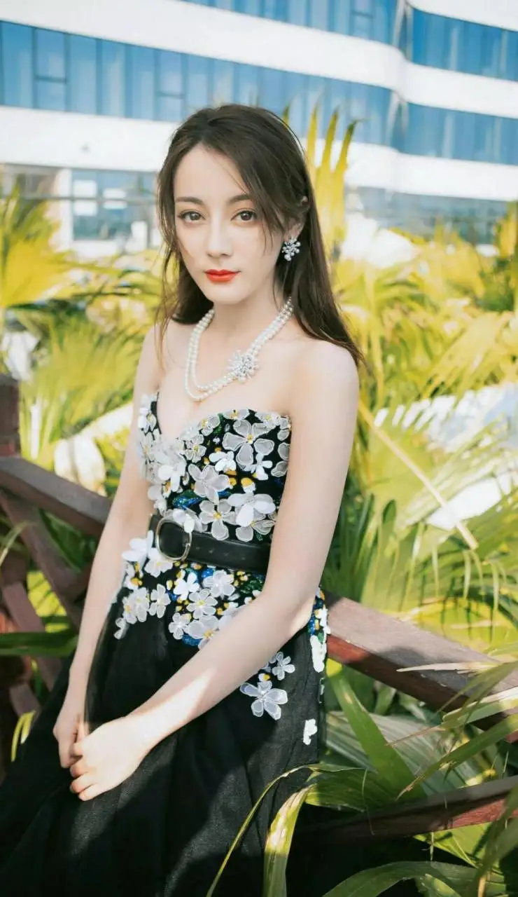 迪丽热巴~散发出浓浓的女人味 迪丽热巴~散发出浓浓的女人味