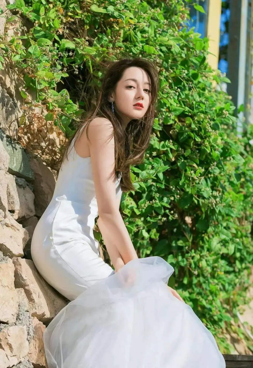 迪丽热巴~散发出浓浓的女人味 迪丽热巴~散发出浓浓的女人味