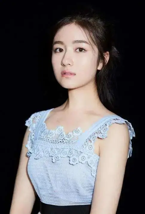 李兰迪|校园女神,时尚穿搭,甜美可爱 李兰迪|校园女神,时尚穿搭,甜美可爱