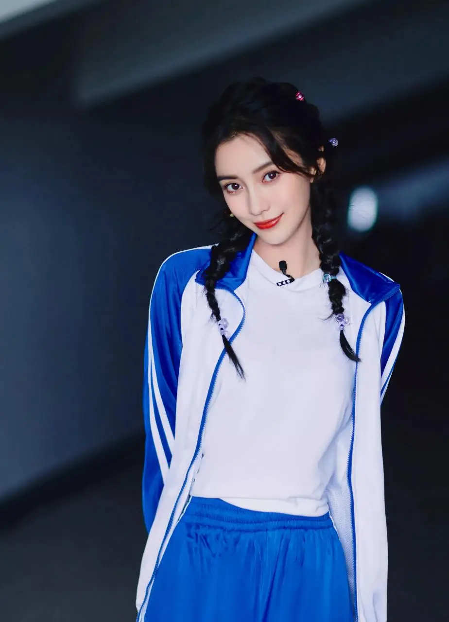 运动风的Angelababy,仿佛回到了18岁的样子 运动风的Angelababy,仿佛回到了18岁的样子