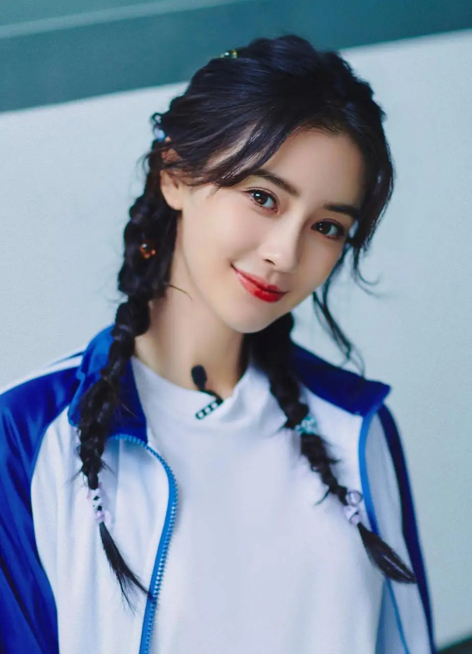 运动风的Angelababy,仿佛回到了18岁的样子 运动风的Angelababy,仿佛回到了18岁的样子