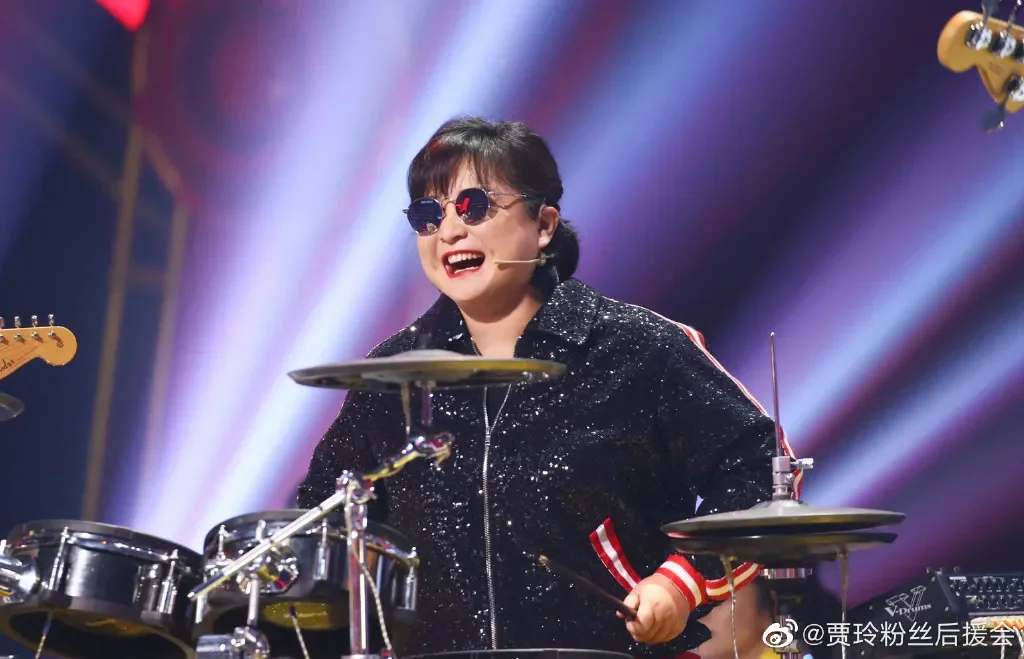 每日八卦:杨洋赵露思恋情?高圆圆忙打针?贾玲爱上人气小生? 每日八卦:杨洋赵露思恋情?高圆圆忙打针?贾玲爱上人气小生?