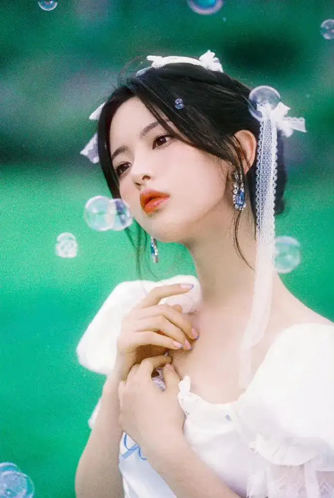 杨超越的写真集 杨超越的写真集
