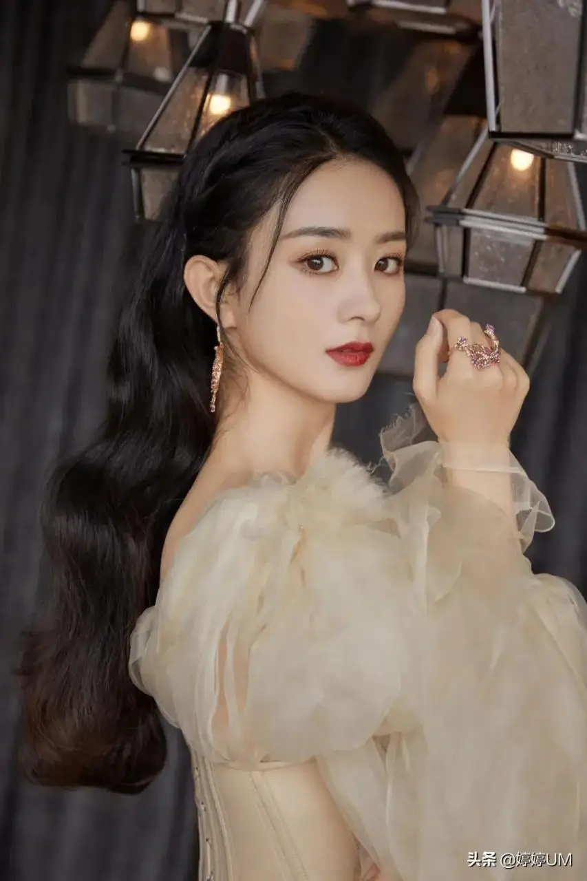 娃娃脸的赵丽颖居然这么美 娃娃脸的赵丽颖居然这么美