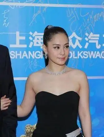 “气质女神”钟欣潼到底有多美?(多图) “气质女神”钟欣潼到底有多美?(多图)