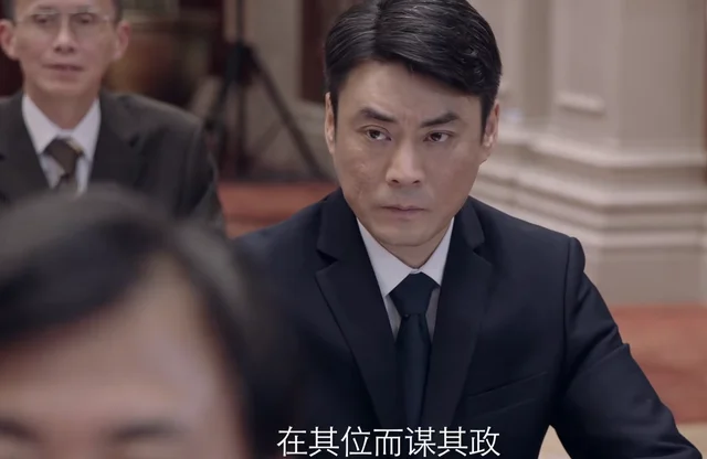 从8.3分到5.9分,把《人民的名义》和《突围》放一起看,差在哪 从8.3分到5.9分,把《人民的名义》和《突围》放一起看,差在哪