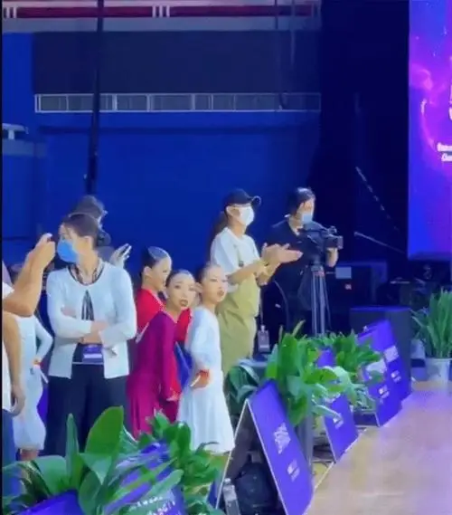 文章离婚后事业低落,很难看到他的影子,一出现就格外的引人注意 文章离婚后事业低落,很难看到他的影子,一出现就格外的引人注意