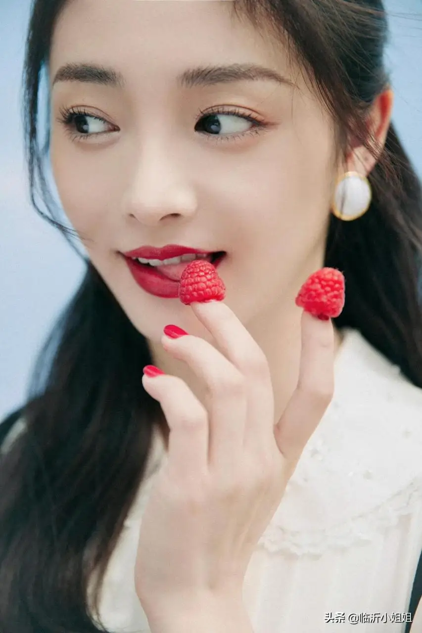 周洁琼,有颜有才的小姐姐,散发清新甜美的魅力和少女的清纯柔美 周洁琼,有颜有才的小姐姐,散发清新甜美的魅力和少女的清纯柔美