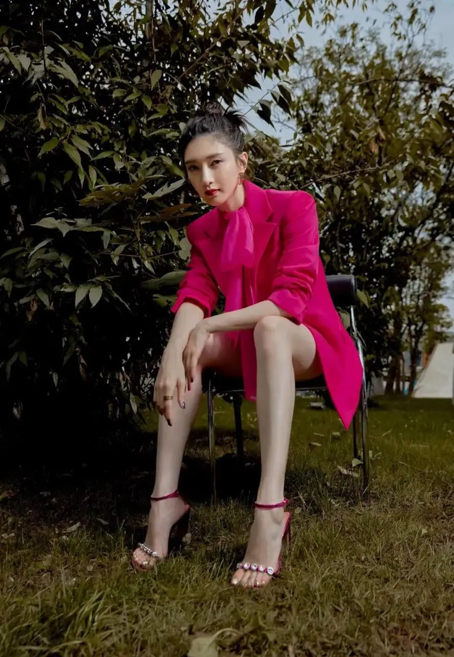 胡歌的前女友江疏影 胡歌的前女友江疏影