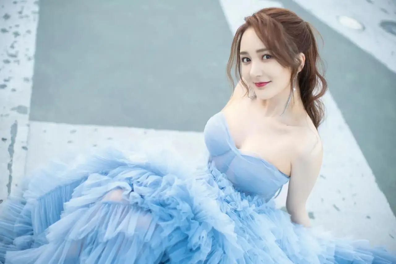 蓝裙仙女:靳梦佳 蓝裙仙女:靳梦佳