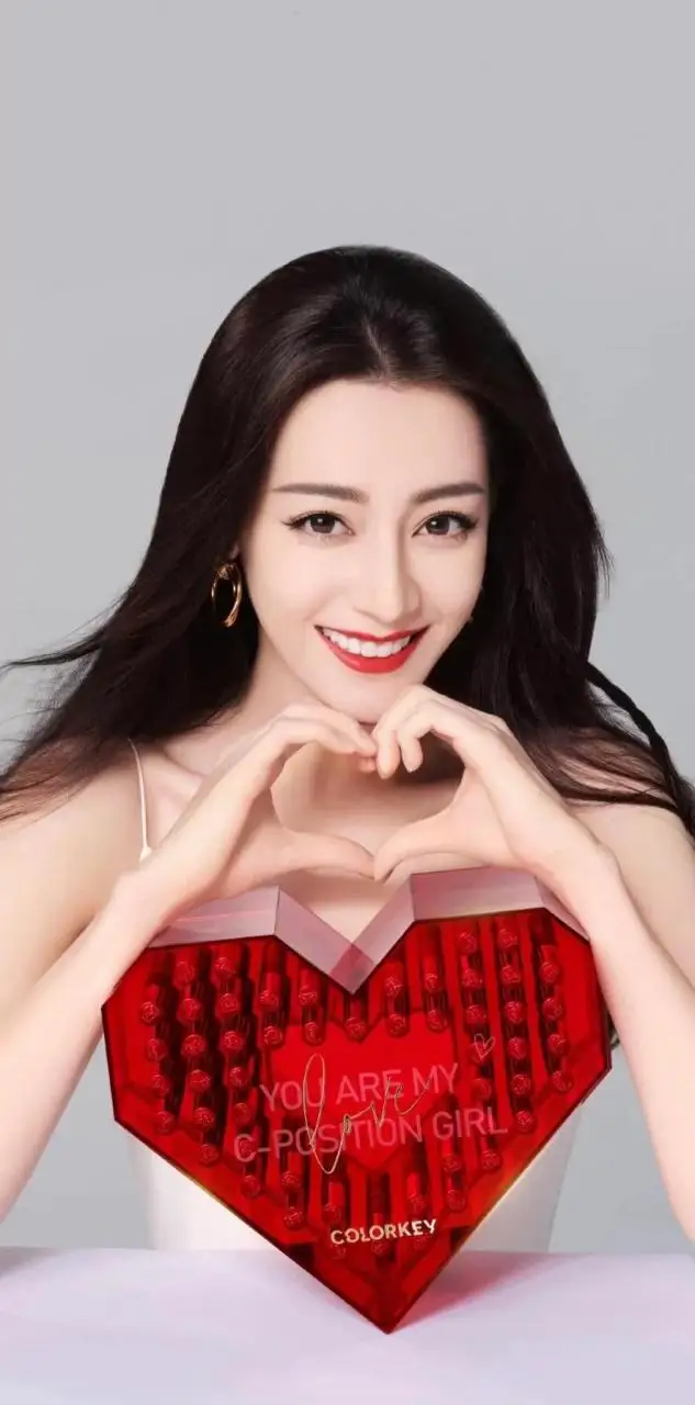 迪丽热巴不算胖,为何被称为胖迪 迪丽热巴不算胖,为何被称为胖迪