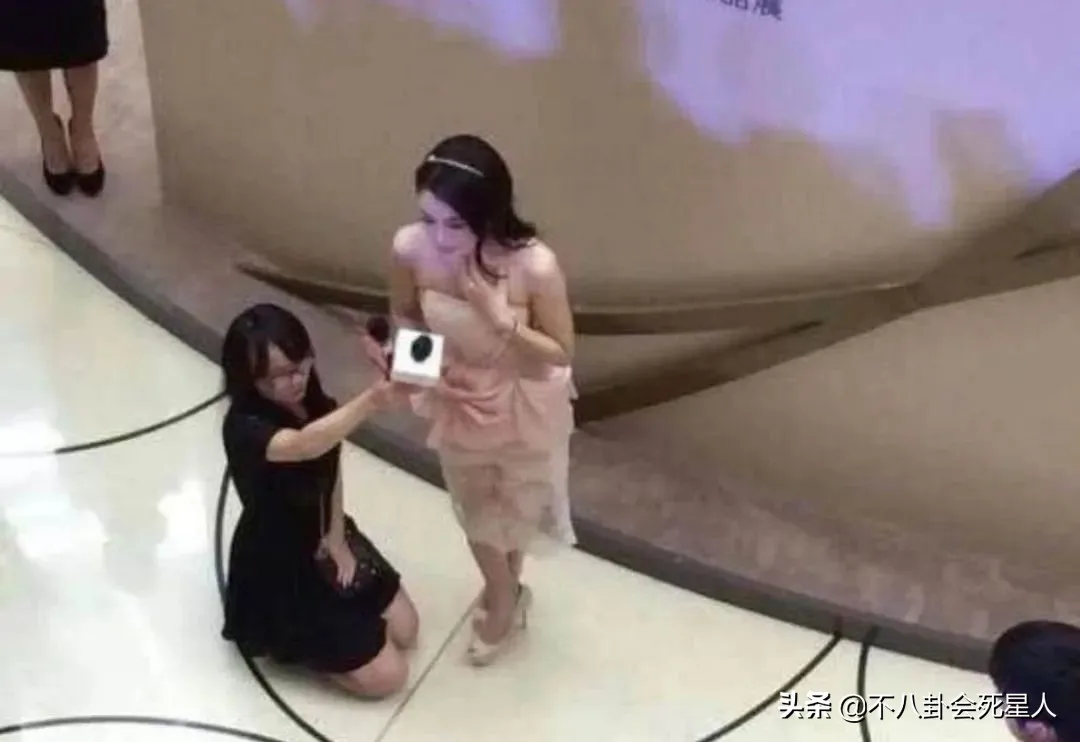娱乐圈打工人工资差距大,明星日均208万,助理薪酬3500元 娱乐圈打工人工资差距大,明星日均208万,助理薪酬3500元