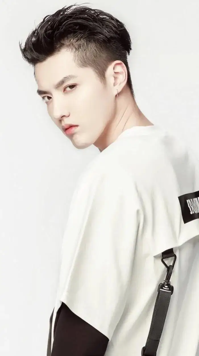 吴亦凡与杨紫的恩怨情仇,两人竟同一天生日,吴却没一人祝福 吴亦凡与杨紫的恩怨情仇,两人竟同一天生日,吴却没一人祝福