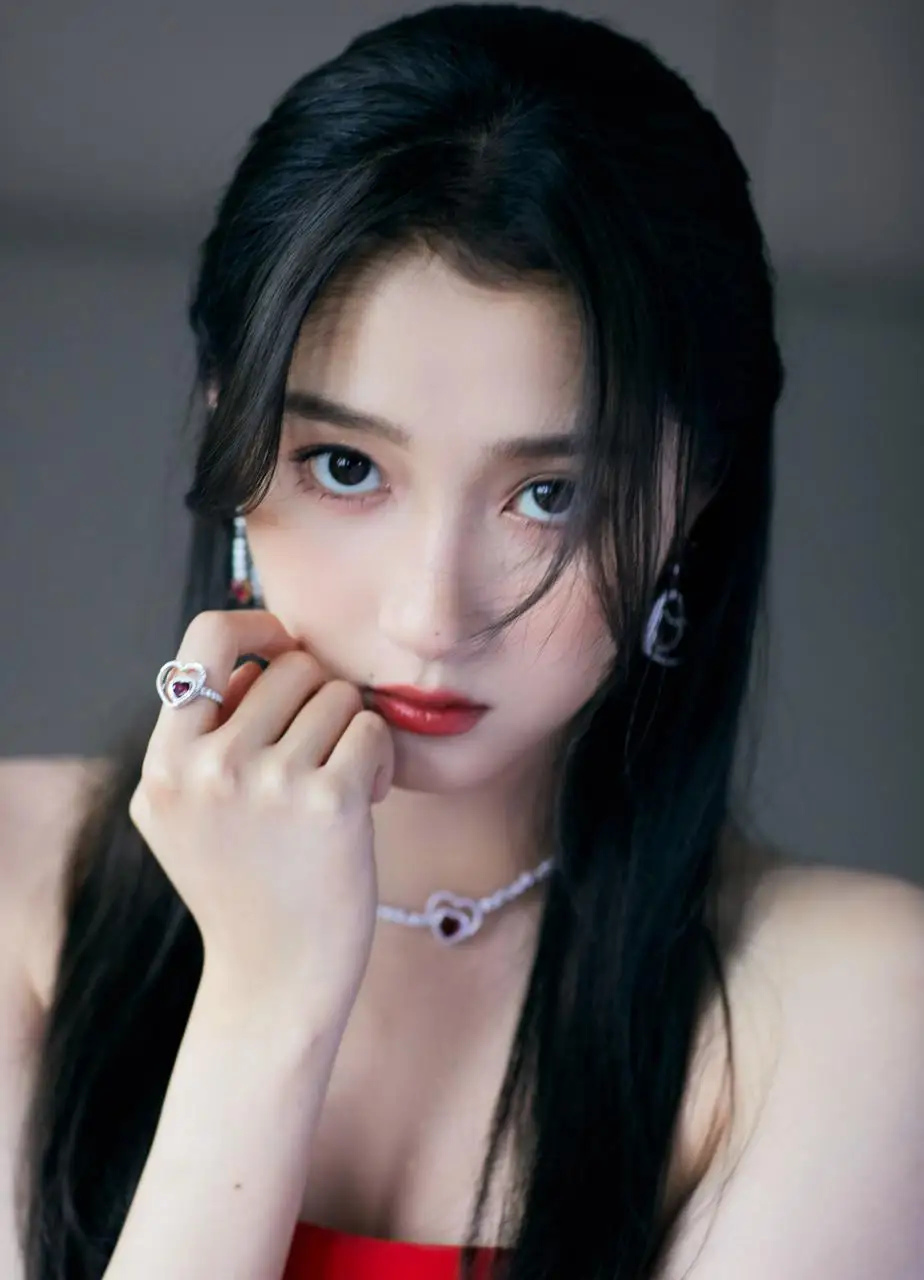 “女神”关晓彤 “女神”关晓彤