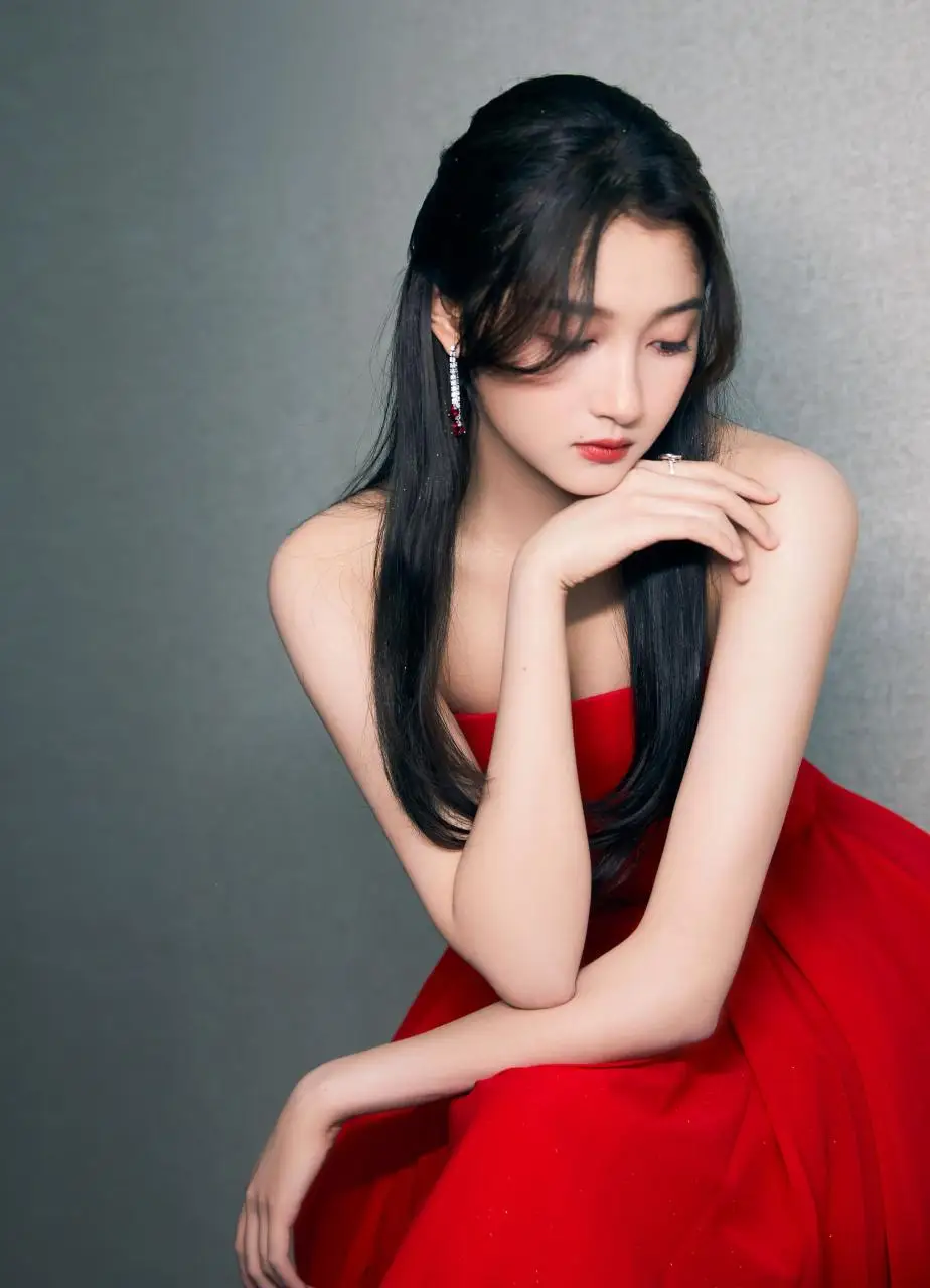 “女神”关晓彤 “女神”关晓彤