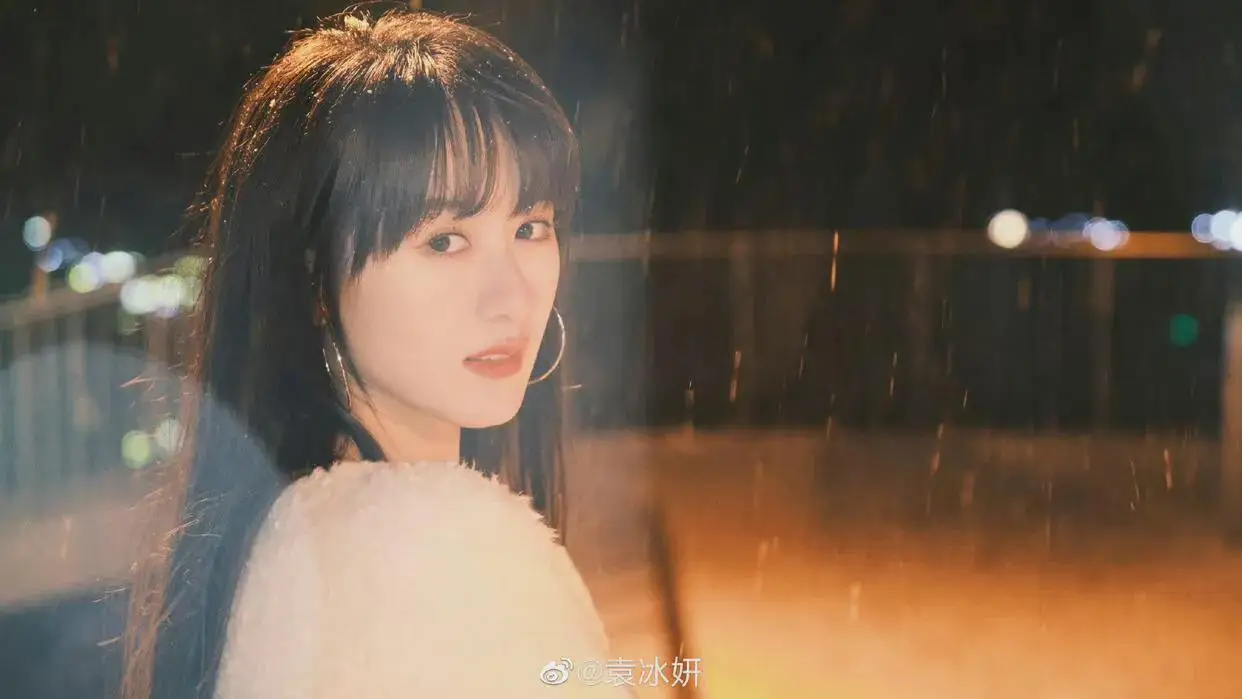 袁冰妍最新高清图片,初雪氛围感,看着好冷啊,注意保暖 袁冰妍最新高清图片,初雪氛围感,看着好冷啊,注意保暖