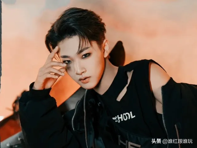 男爱豆被批娘气后回应:我辛苦赚钱养活自己,这就叫阳刚之气 男爱豆被批娘气后回应:我辛苦赚钱养活自己,这就叫阳刚之气