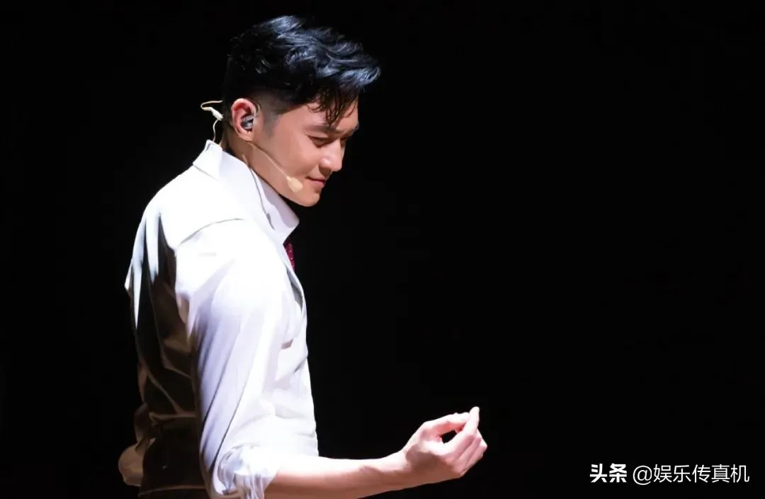 张智霖凭借《披荆斩棘的哥哥》翻火了,TVB这部新剧更悬了 张智霖凭借《披荆斩棘的哥哥》翻火了,TVB这部新剧更悬了