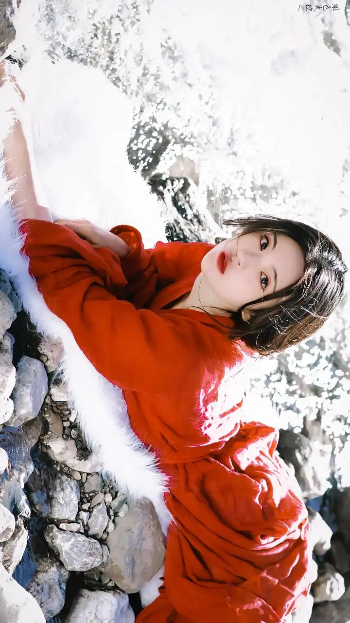杨超越神明少女 杨超越神明少女